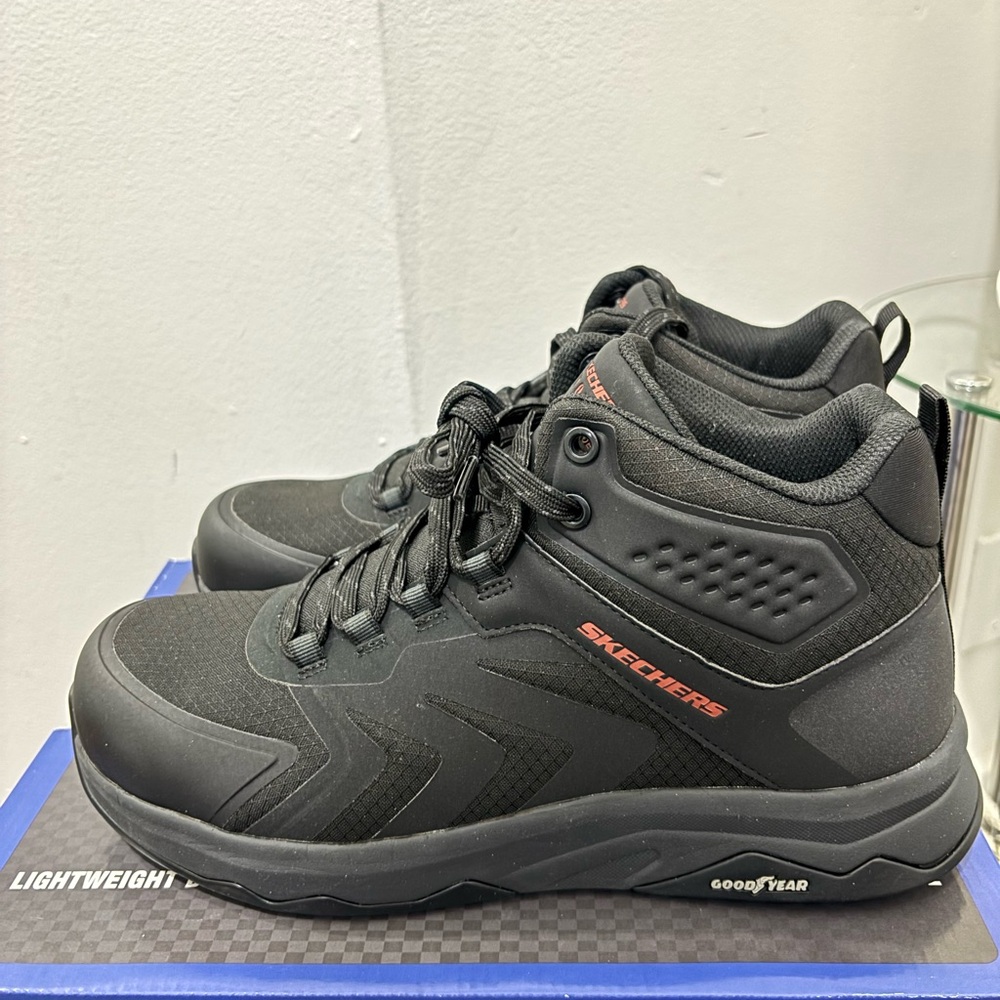 Skechers Men's Black non metallic boots